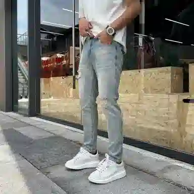 吉肯蒂 破洞夏季水洗大破洞牛仔裤男后袋印花浅蓝色长裤 男款