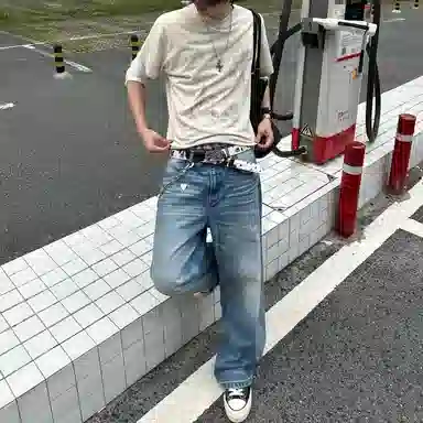 冈哉 美式复古高街潮流潮牌小众猫爪痕纹路设计个性水洗阔腿做旧弯刀百搭痞帅垂感宽松直筒日常通勤牛仔裤 男女同款