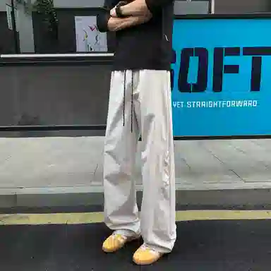 尘映 美式高街痞帅早秋常规白底直筒斜切伞兵裤校园穿搭阔腿裤男宽松拖地裤无性别亲肤学院百搭通勤运动裤子休闲裤 男女同款