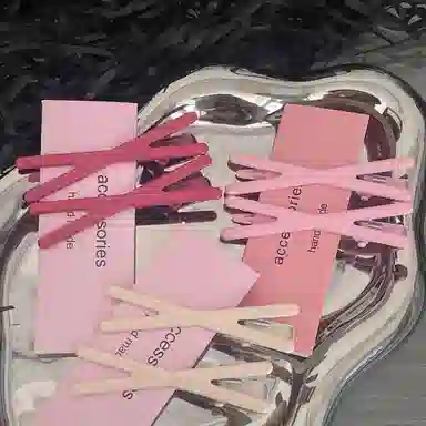 希铃 甜心彩色交叉侧边刘海 亚克力 发夹 女款