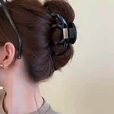 希铃 法式高级感盘发精致鲨鱼 亚克力 发夹 女款