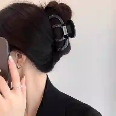 希铃 法式高级感盘发精致鲨鱼 亚克力 发夹 女款