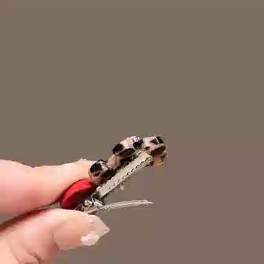 希铃 气质百搭高级感 豹纹红珠珠 亚克力 发夹 女款