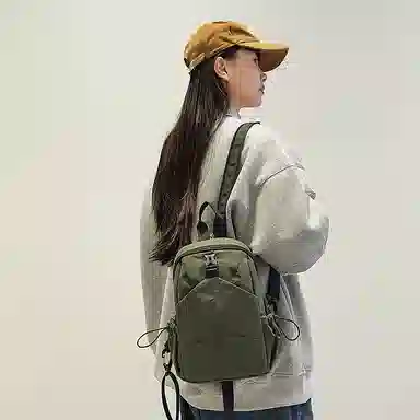 小猪班纳 旅行韩版轻便通勤百搭小背包 尼龙布 单肩斜挎双肩包 男女同款情侣款 多色