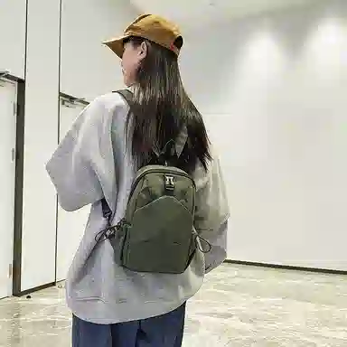 小猪班纳 旅行韩版轻便通勤百搭小背包 尼龙布 单肩斜挎双肩包 男女同款情侣款 多色