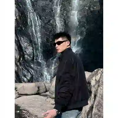 MORii cleanfitbomber