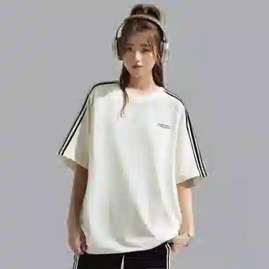 maxim's de paris logoT