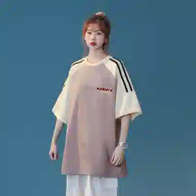 maxim's de paris logoT