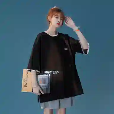 maxim's de paris logoT