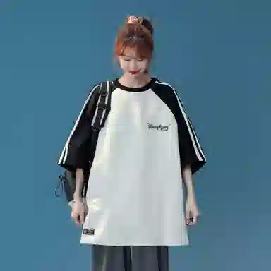 maxim's de paris logoT