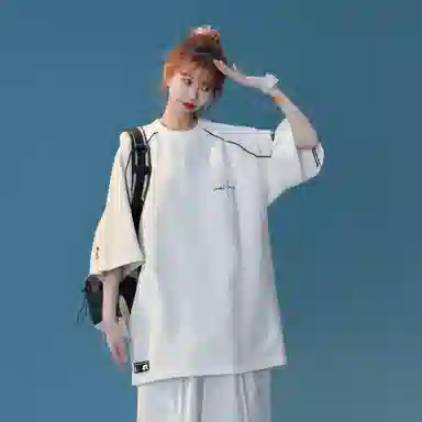 maxim's de paris logoT