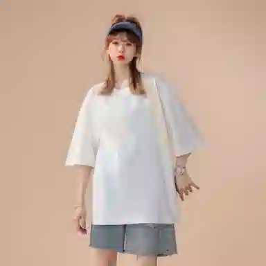 maxim's de paris logoT