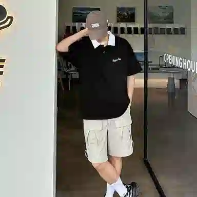 maxim's de paris logoT