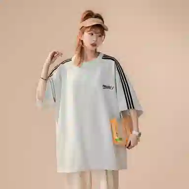 maxim's de paris LogoT