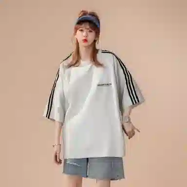 maxim's de paris logoT