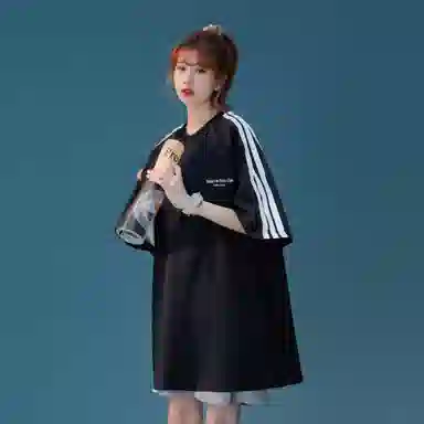 maxim's de paris LogoT