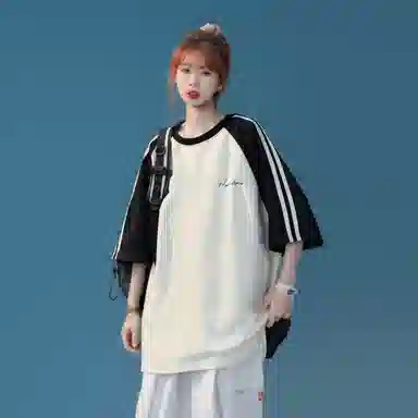 maxim's de paris logoT