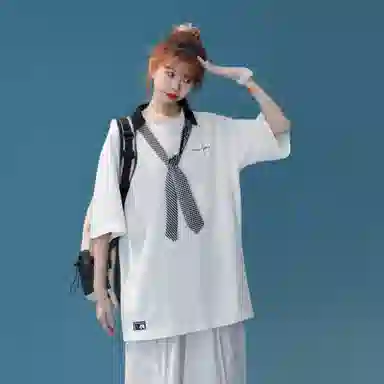 maxim's de paris LogoT