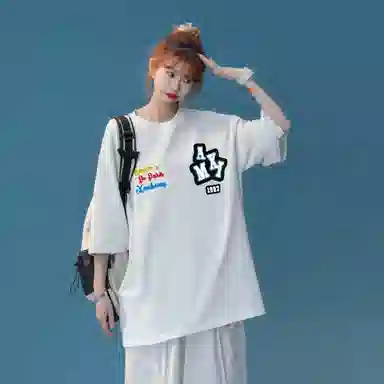 maxim's de paris logoT