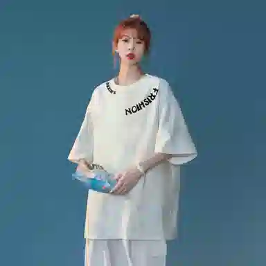 maxim's de paris logoT