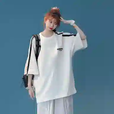 maxim's de paris logoT