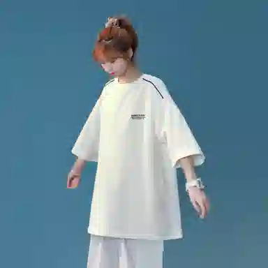 maxim's de paris LogoT