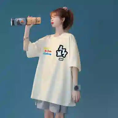 maxim's de paris logoT