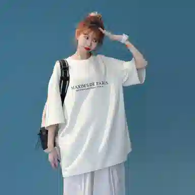 maxim's de paris logoT