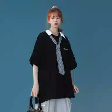 maxim's de paris logoT