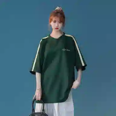 maxim's de paris logoT