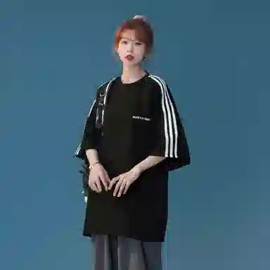 maxim's de paris logoT