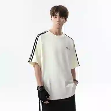 maxim's de paris logoT