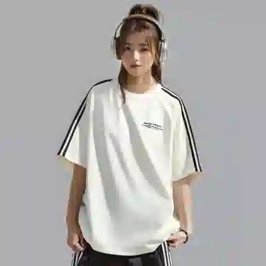 maxim's de paris logoT