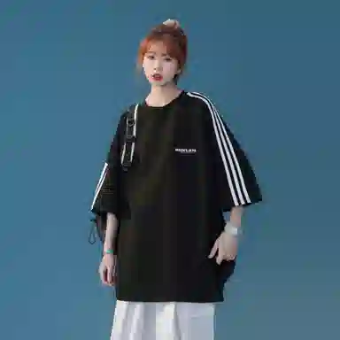 maxim's de paris logoT