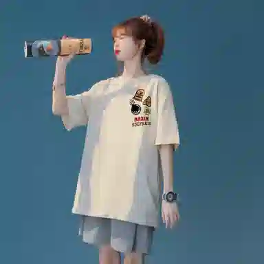 maxim's de paris logoT