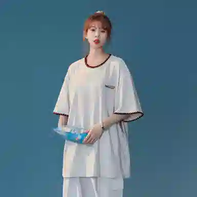 maxim's de paris logoT