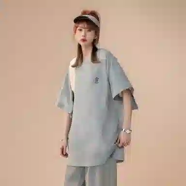 maxim's de paris logoT