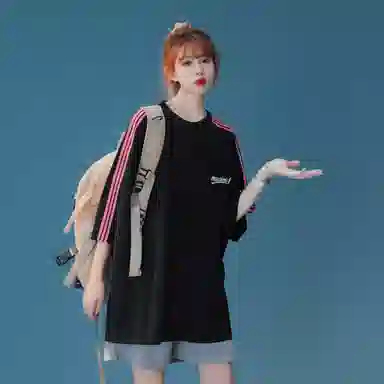 maxim's de paris LogoT