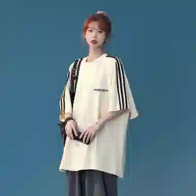 maxim's de paris logoT