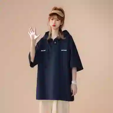 maxim's de paris logoT