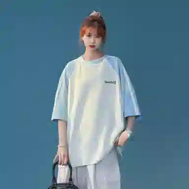 maxim's de paris logoT