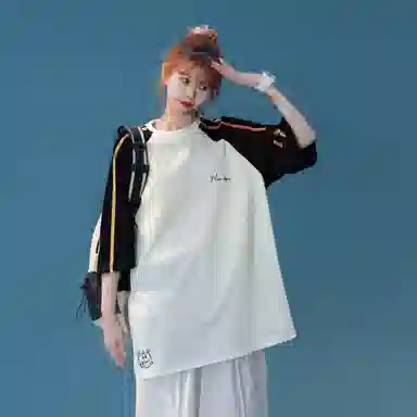 maxim's de paris logoT