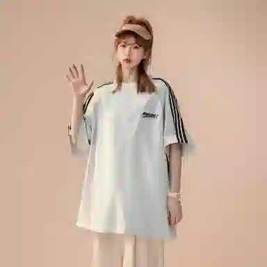 maxim's de paris LogoT