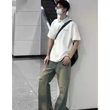 maxim's de paris logoT