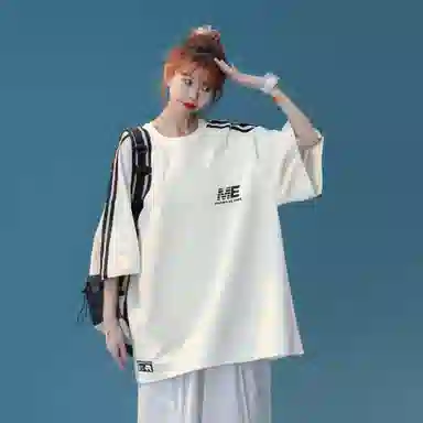 maxim's de paris logoT