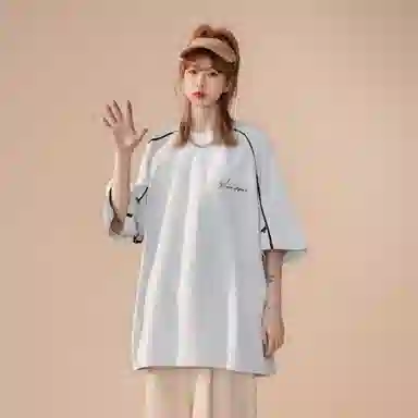 maxim's de paris logoT