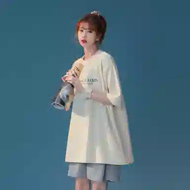 maxim's de paris logoT