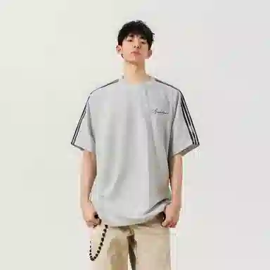 maxim's de paris logoT