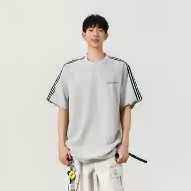 maxim's de paris logoT