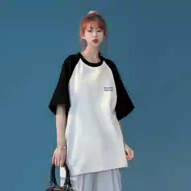 maxim's de paris logoT